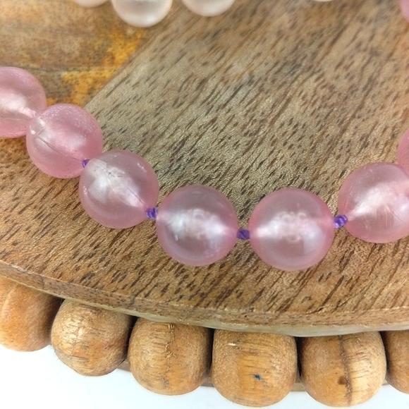 Pink Ombre Rope Beaded Necklace - Picture 4 of 6